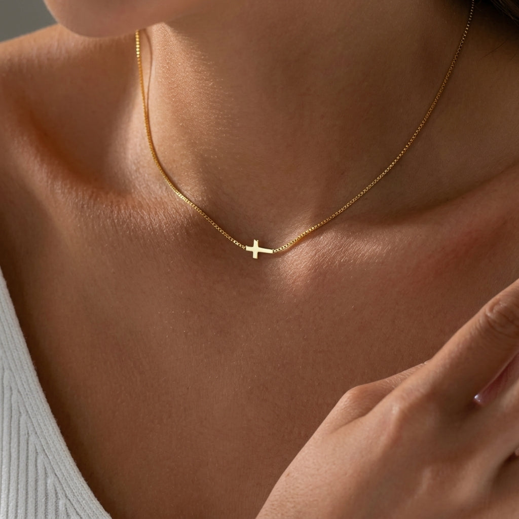 Linea Cross Necklace